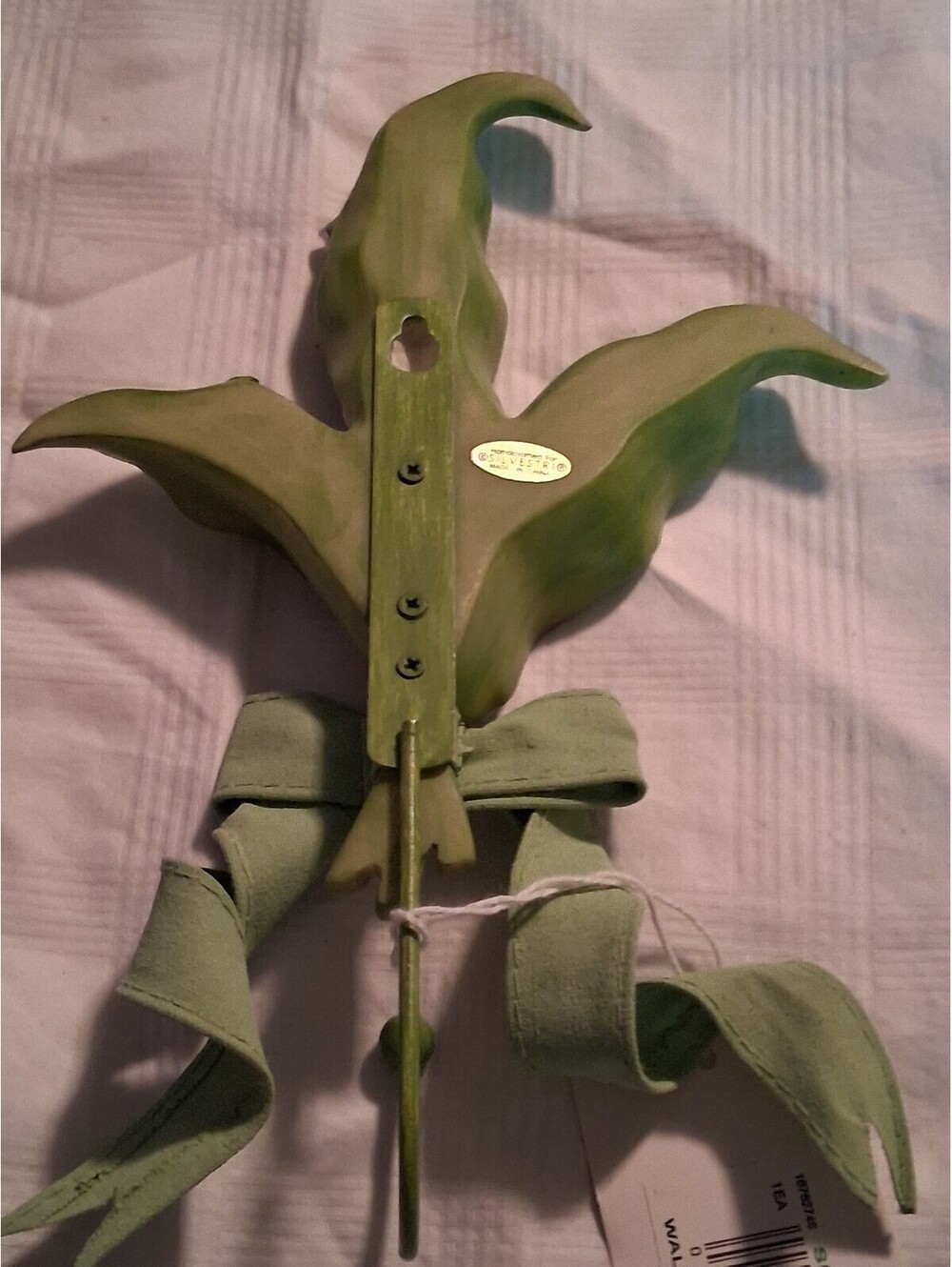 Handcrafted Lily of the Valley Wall Hook with Green Bow - Picture 4 of 6